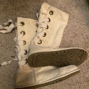 Ugg Heirloom lace up